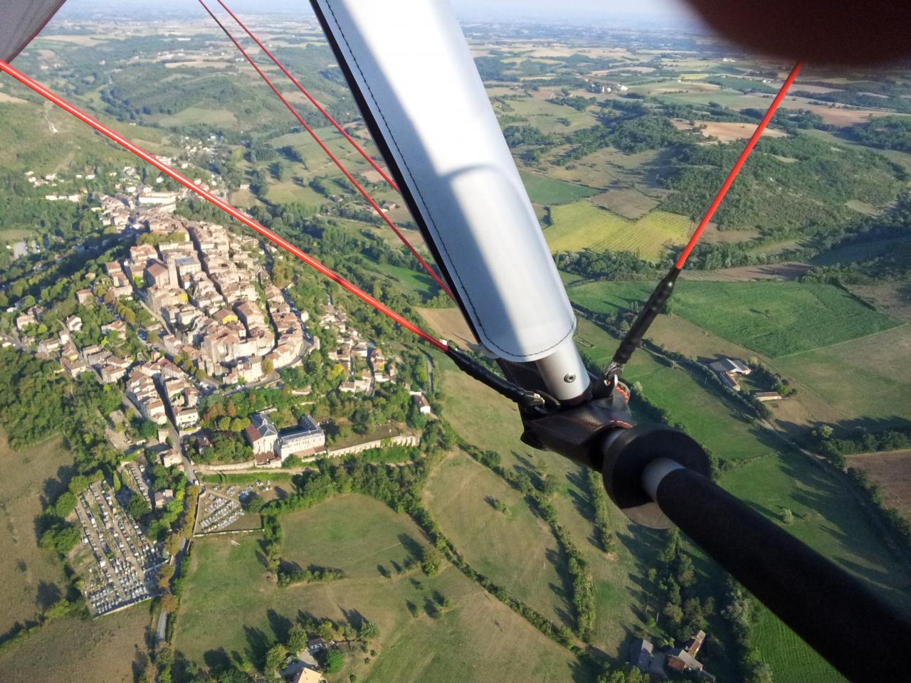 Cordes sur Ciel vu du ciel d'un pendulaire