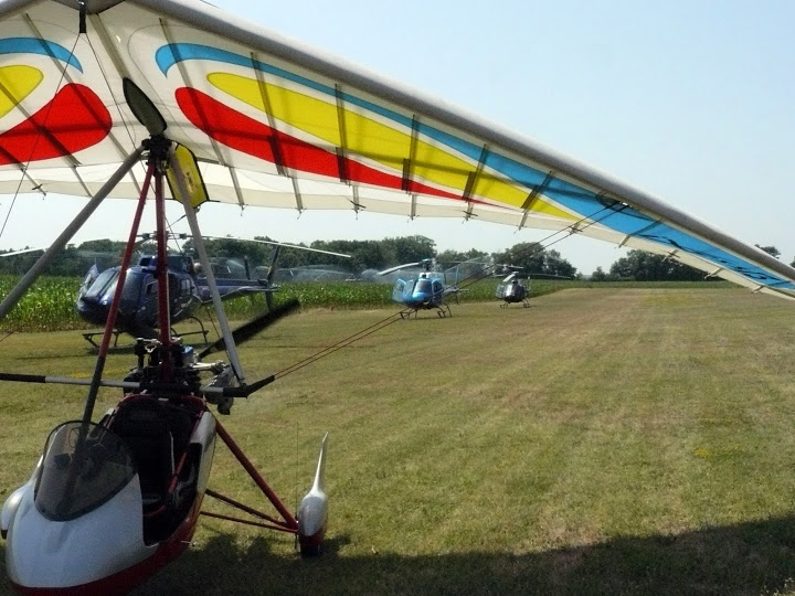 Hélicoptère sur la base ULM de La Ramière 1